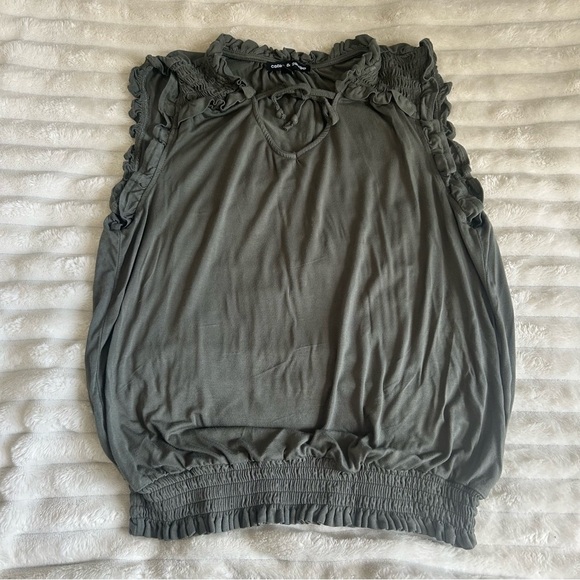 Cable & Gauge Womens Medium Green Sleeveless Ruffled Blouse - Picture 1 of 7